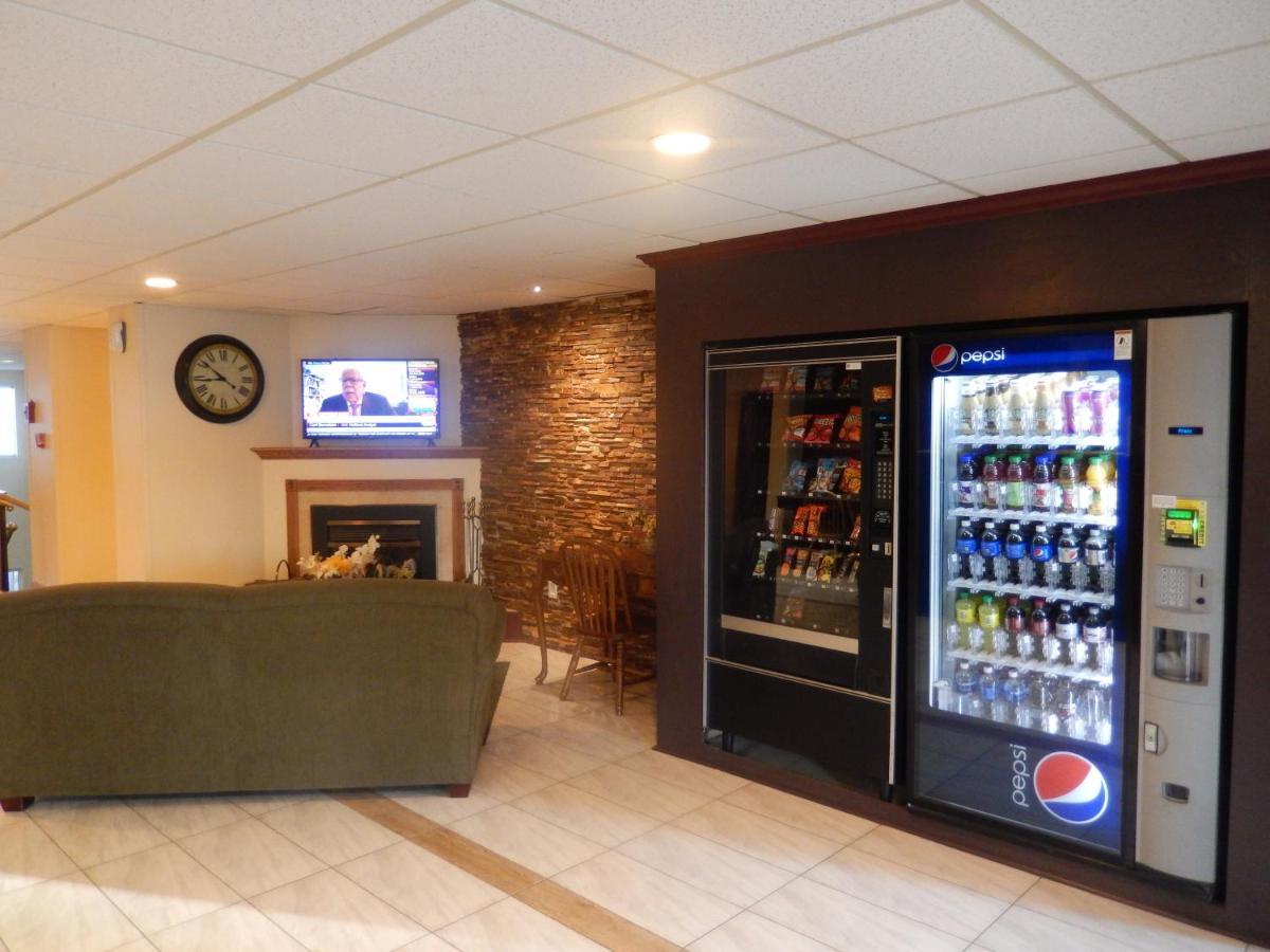 Red Roof Inn Harrisonburg - University Area Екстериор снимка