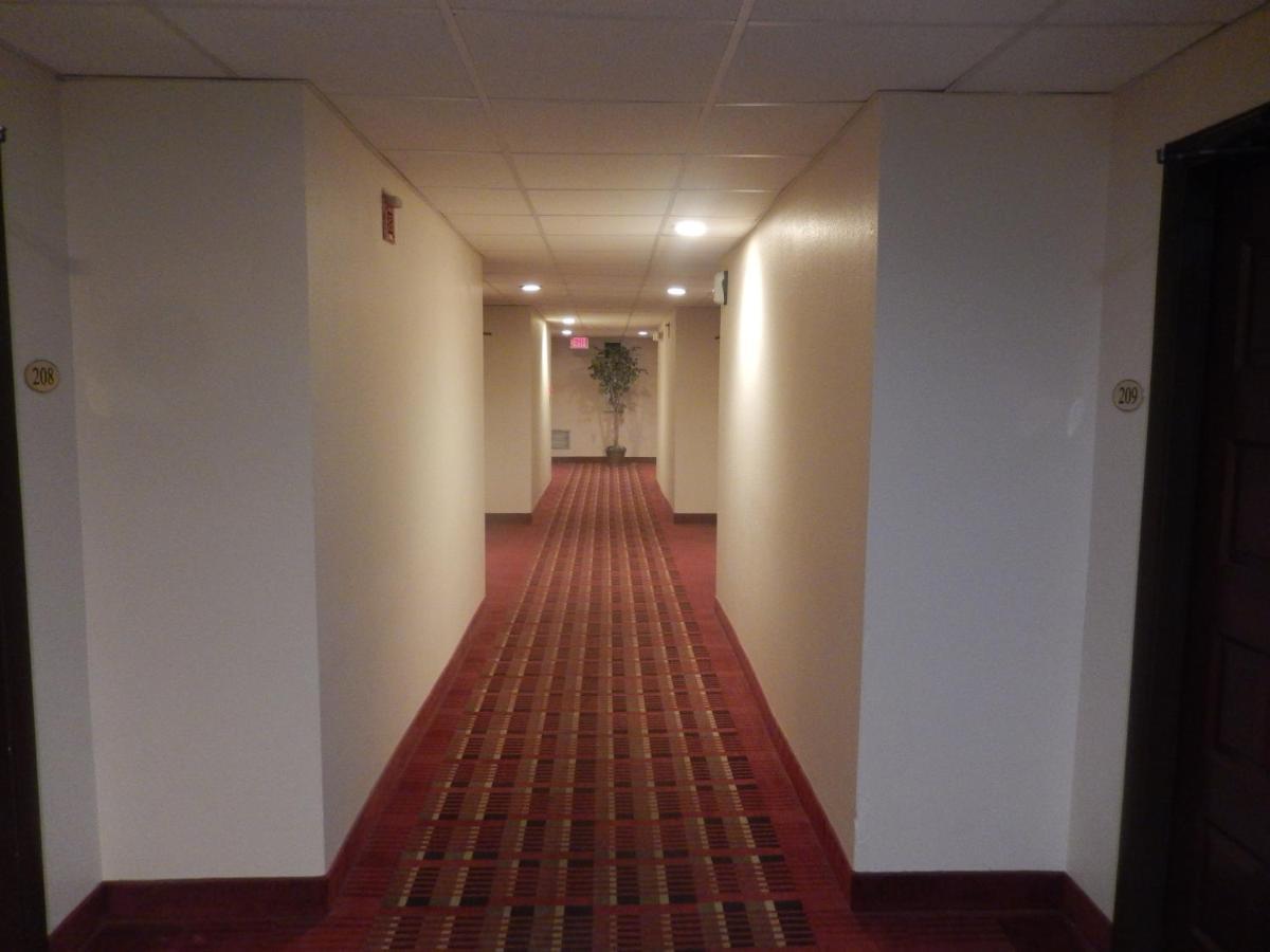 Red Roof Inn Harrisonburg - University Area Екстериор снимка