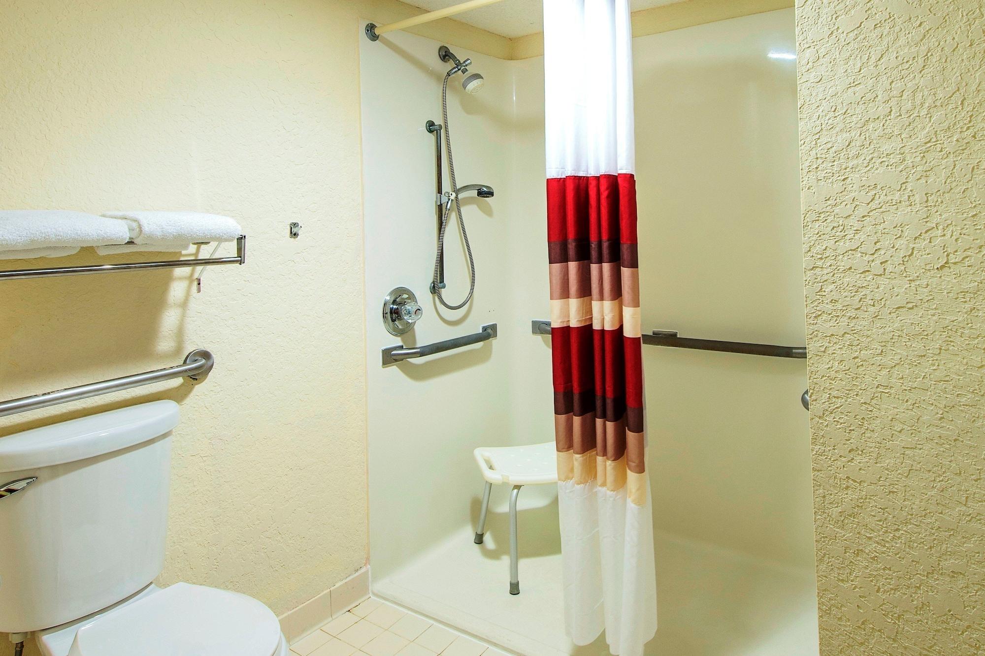 Red Roof Inn Harrisonburg - University Area Екстериор снимка