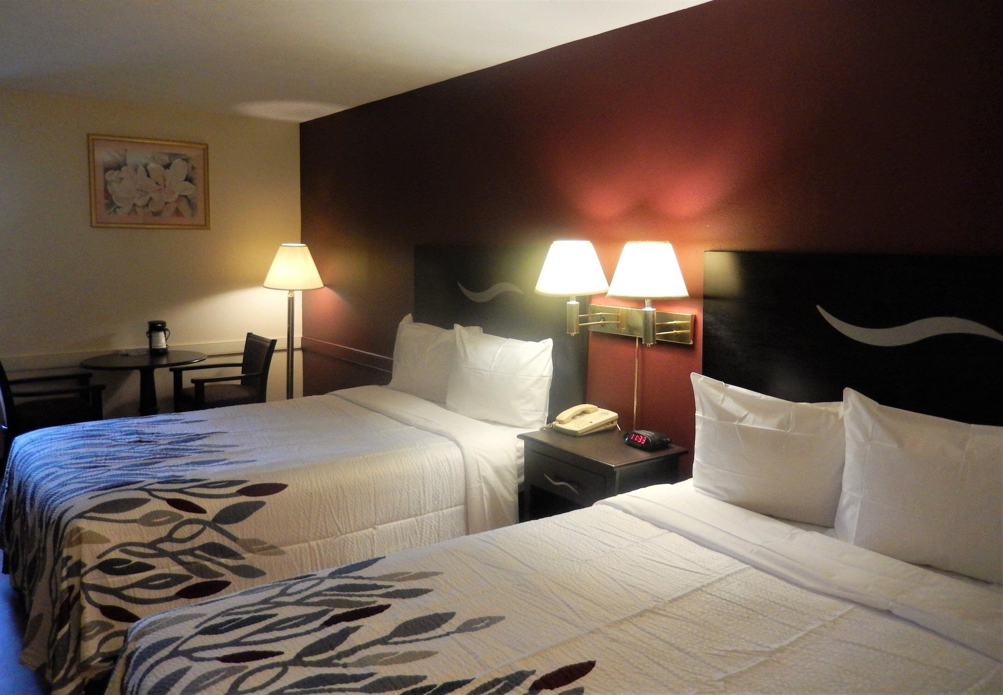 Red Roof Inn Harrisonburg - University Area Екстериор снимка